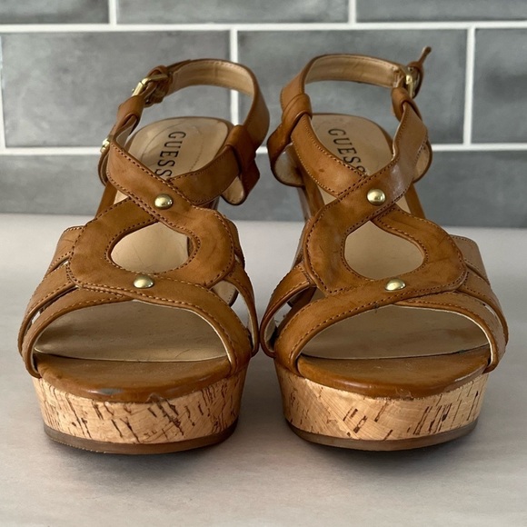 GUESS Tan Leather Wedge Cork Sandals Heels size 7.5 Bohemian Hippie 70’s - Picture 3 of 10